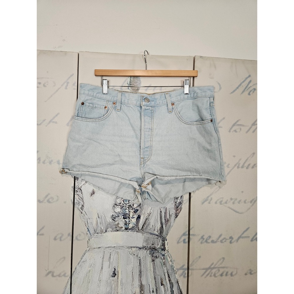 Levi's 501 Original Cutoff Shorts 34 Light Wash‎ Blue High Rise Denim Raw Hem